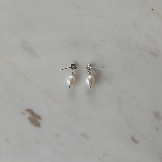 Pearly Daisy Day Studs