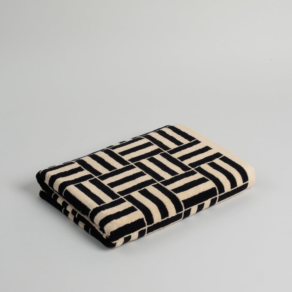 Willis Organic Cotton Pool Towel  |  Sand & Noir